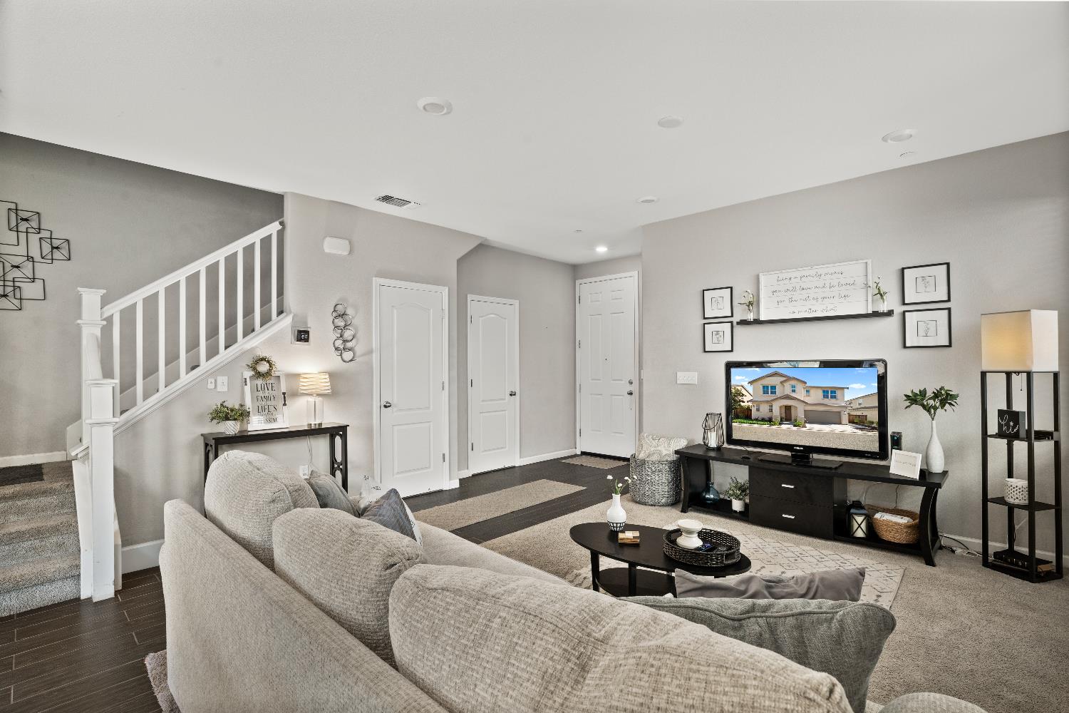 2241 Novi Dr, Riverbank, CA 95367