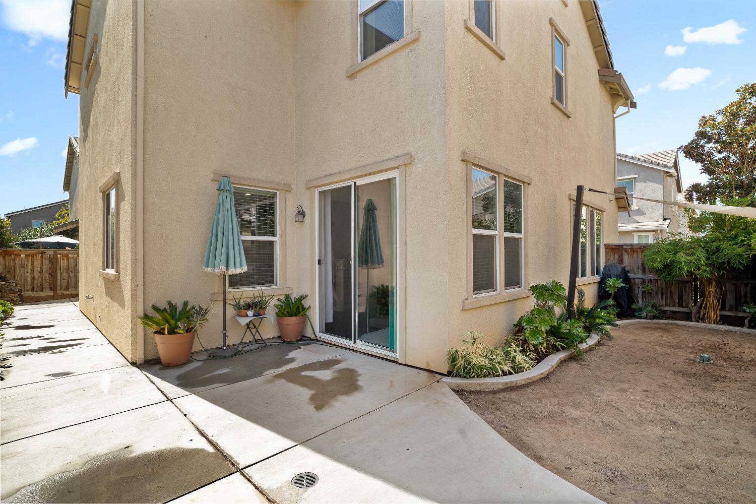 2241 Novi Dr, Riverbank, CA 95367