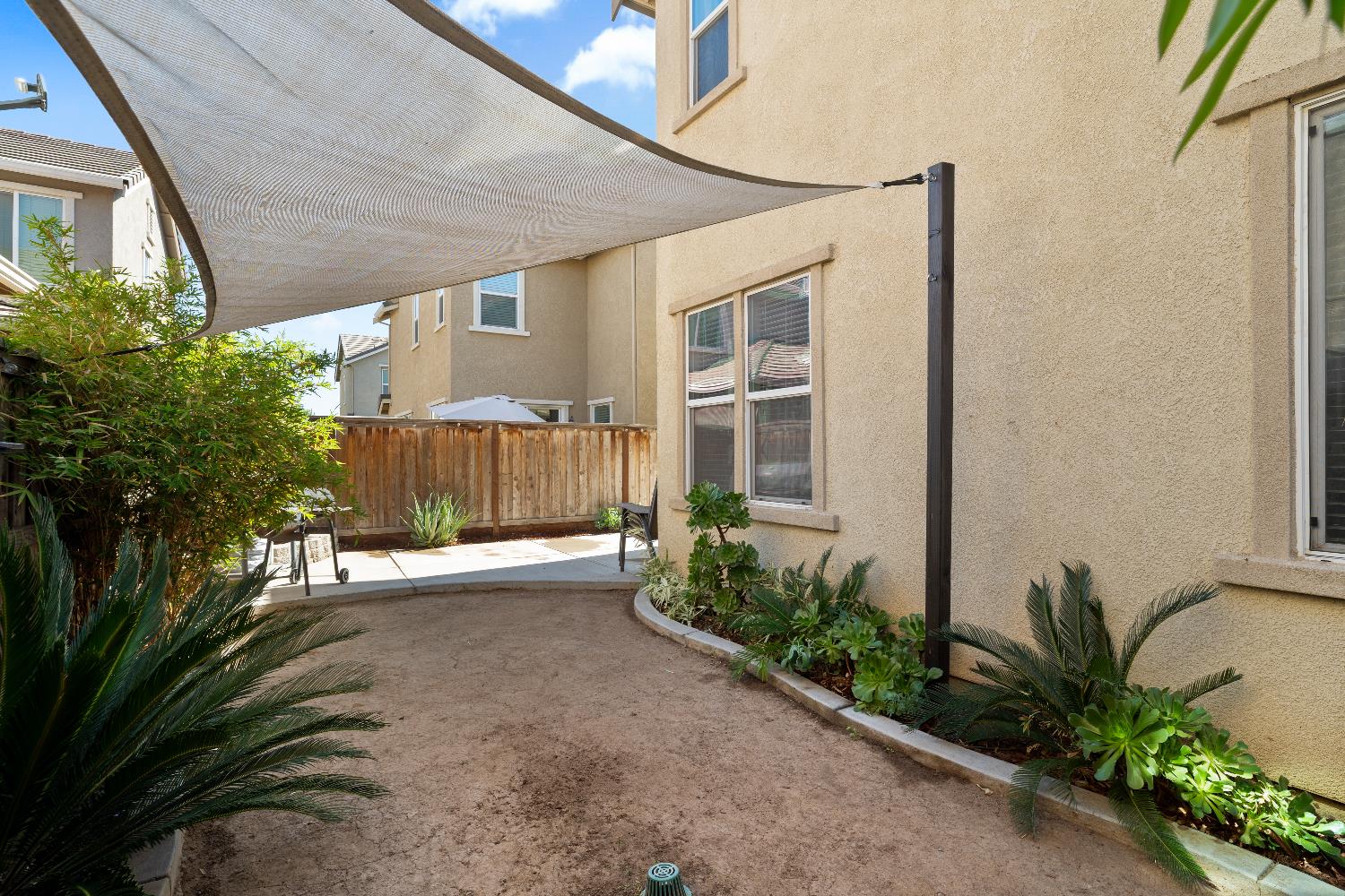 2241 Novi Dr, Riverbank, CA 95367