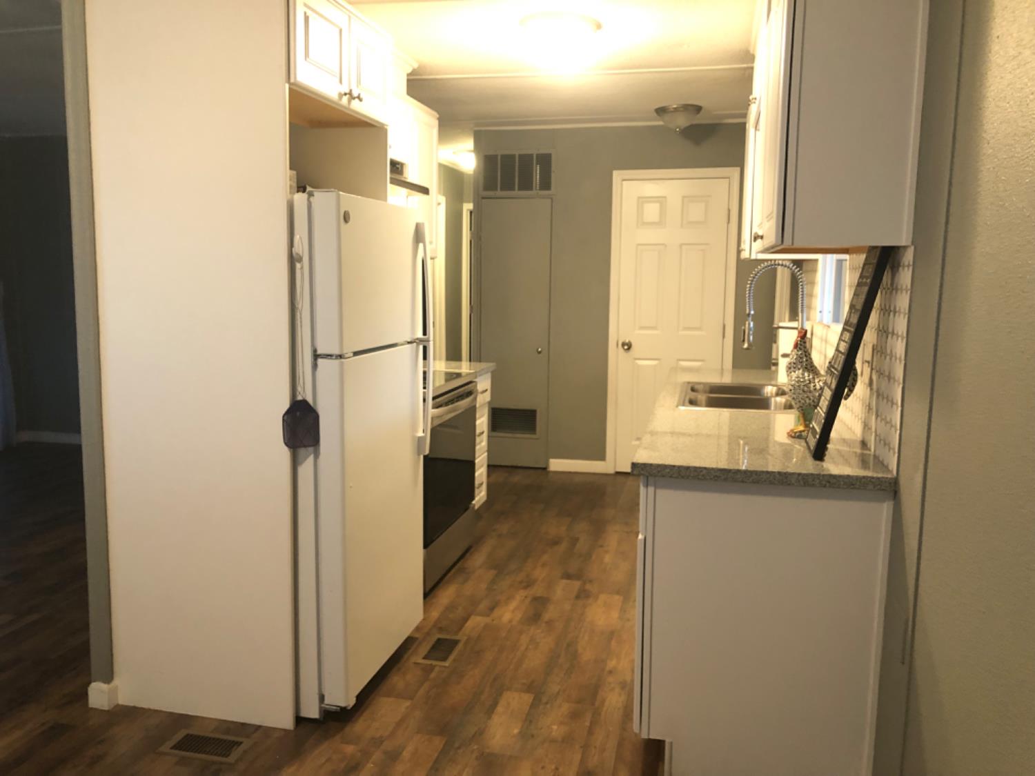 425 20th Century Blvd #D17, Turlock, CA 95380