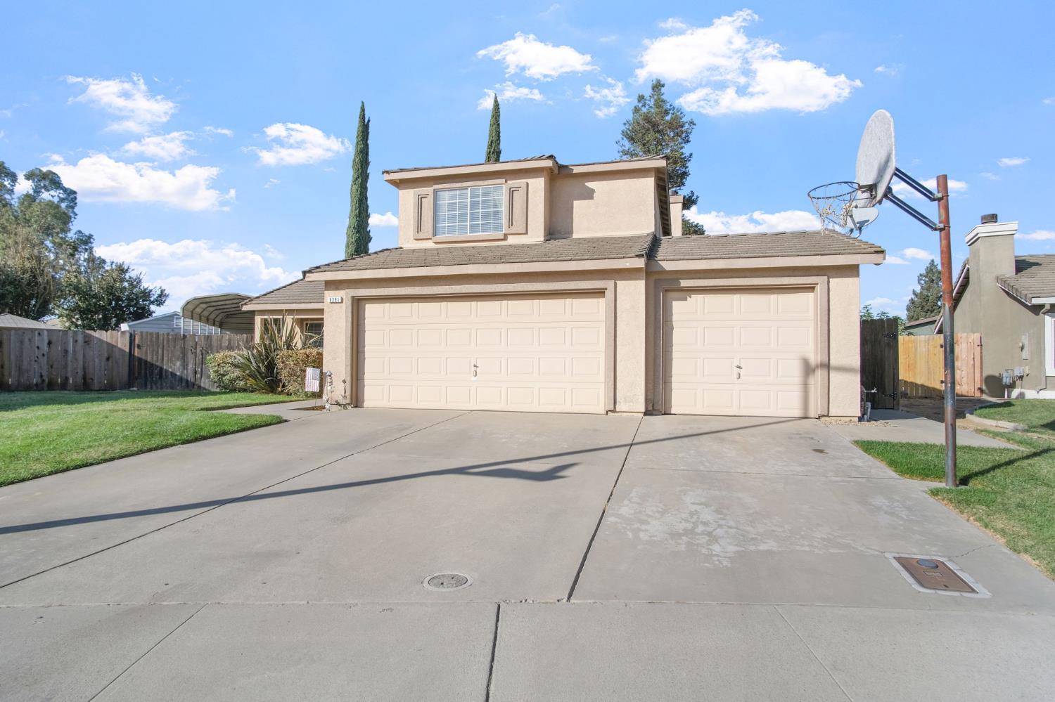 8291 Bridgeport Dr, Hilmar, CA 95324