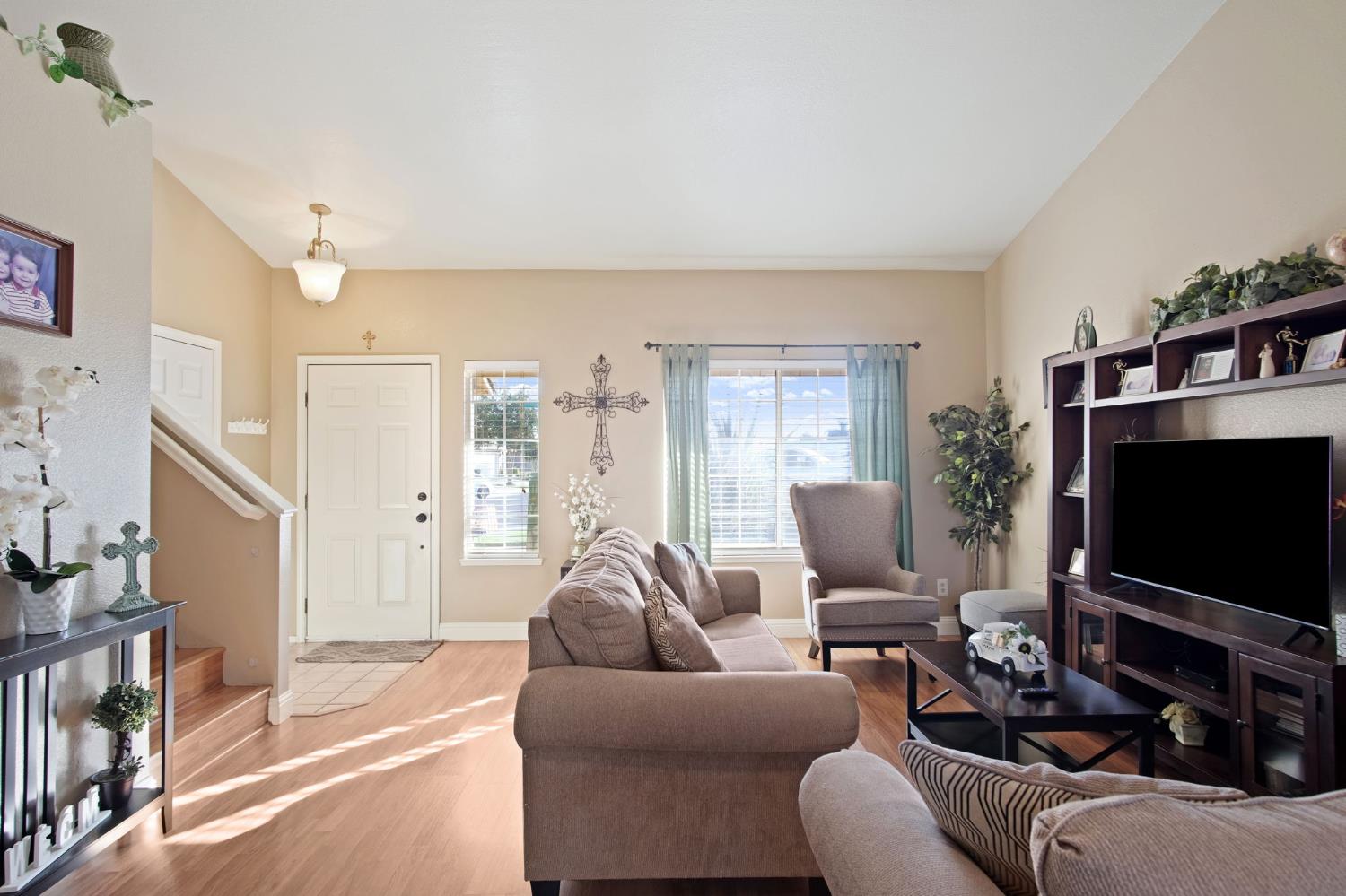 8291 Bridgeport Dr, Hilmar, CA 95324