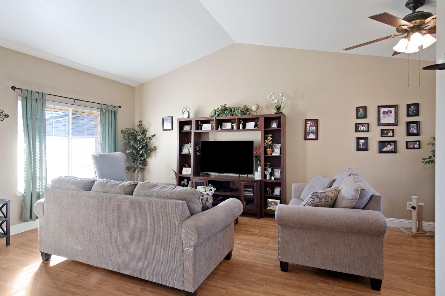 8291 Bridgeport Dr, Hilmar, CA 95324