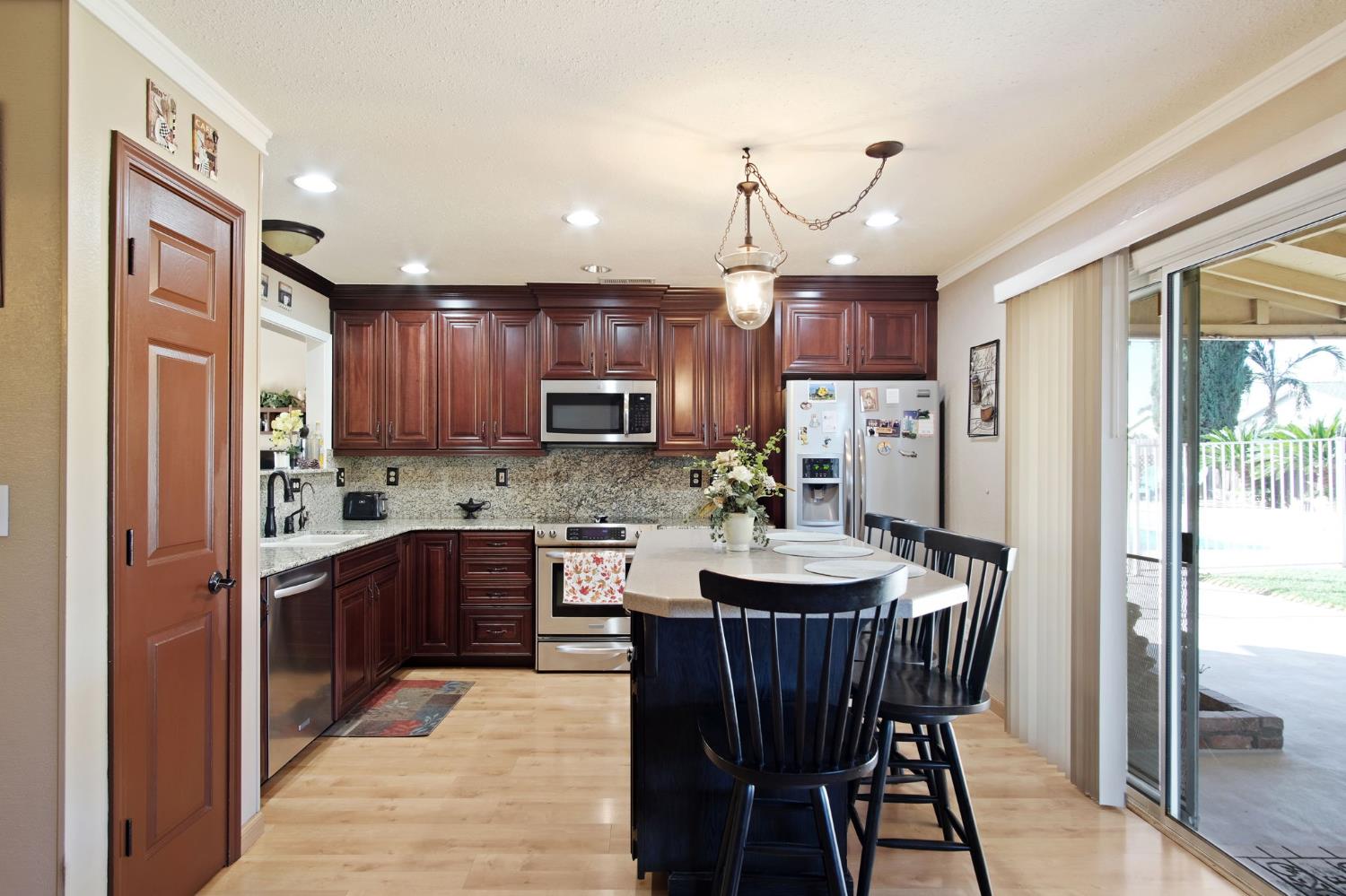 8291 Bridgeport Dr, Hilmar, CA 95324