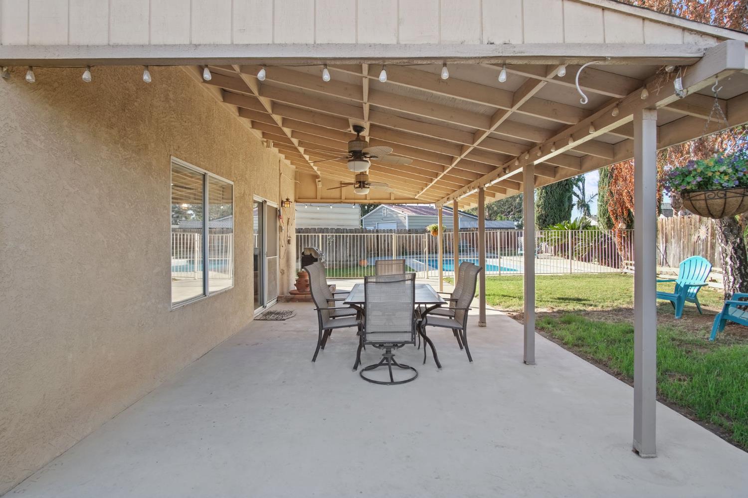 8291 Bridgeport Dr, Hilmar, CA 95324