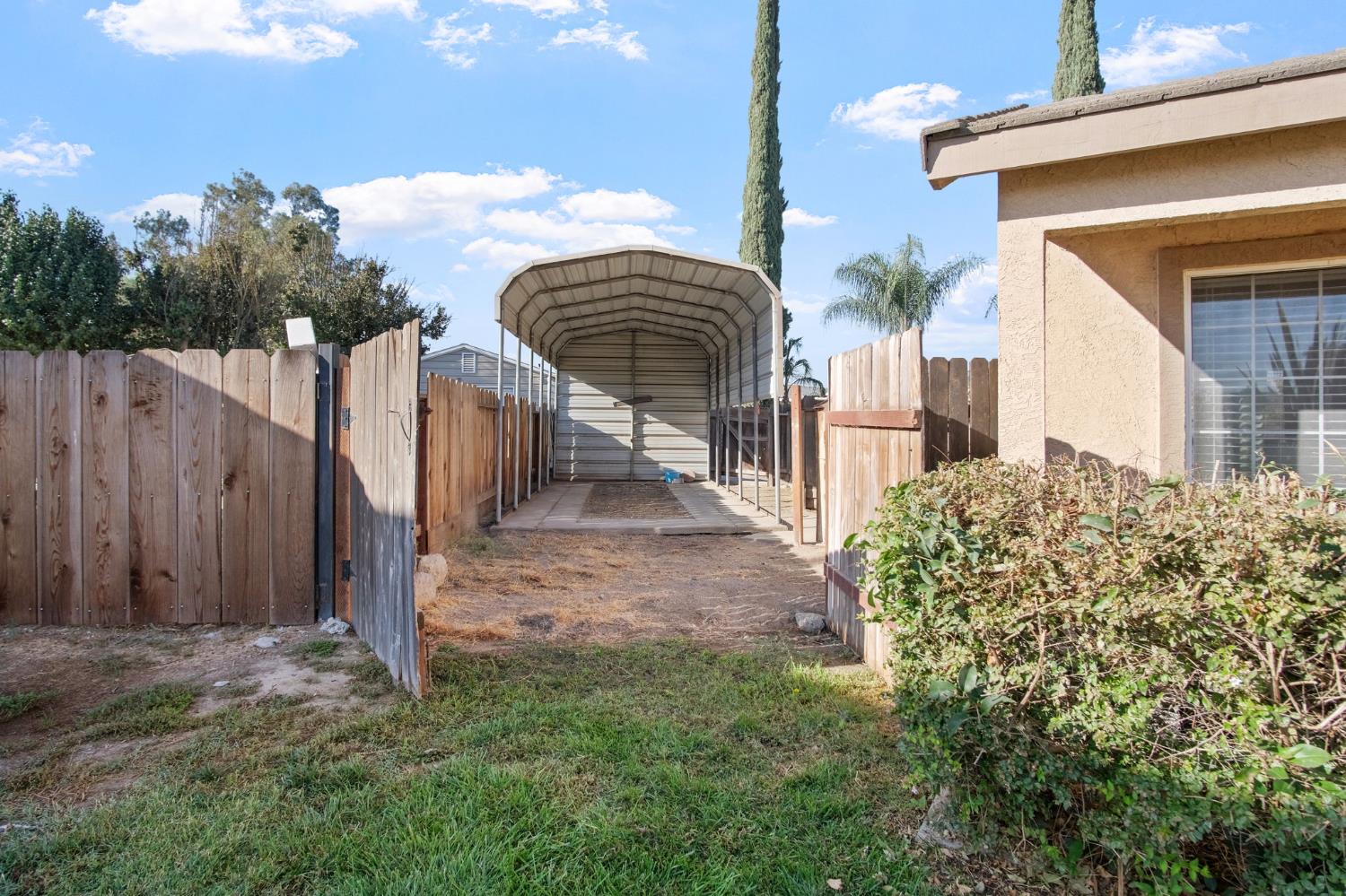 8291 Bridgeport Dr, Hilmar, CA 95324