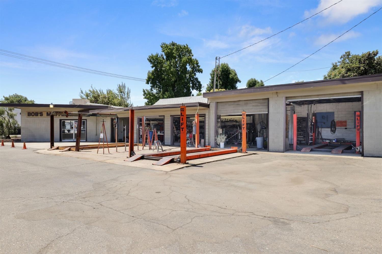 401 N Center St, Turlock, CA 95380