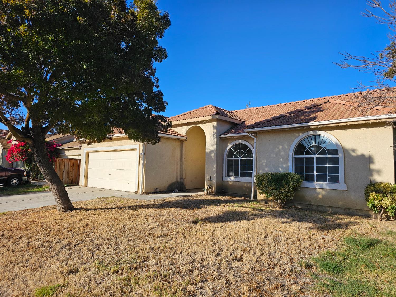 863 El Monte Ct, Los Banos, CA 93635