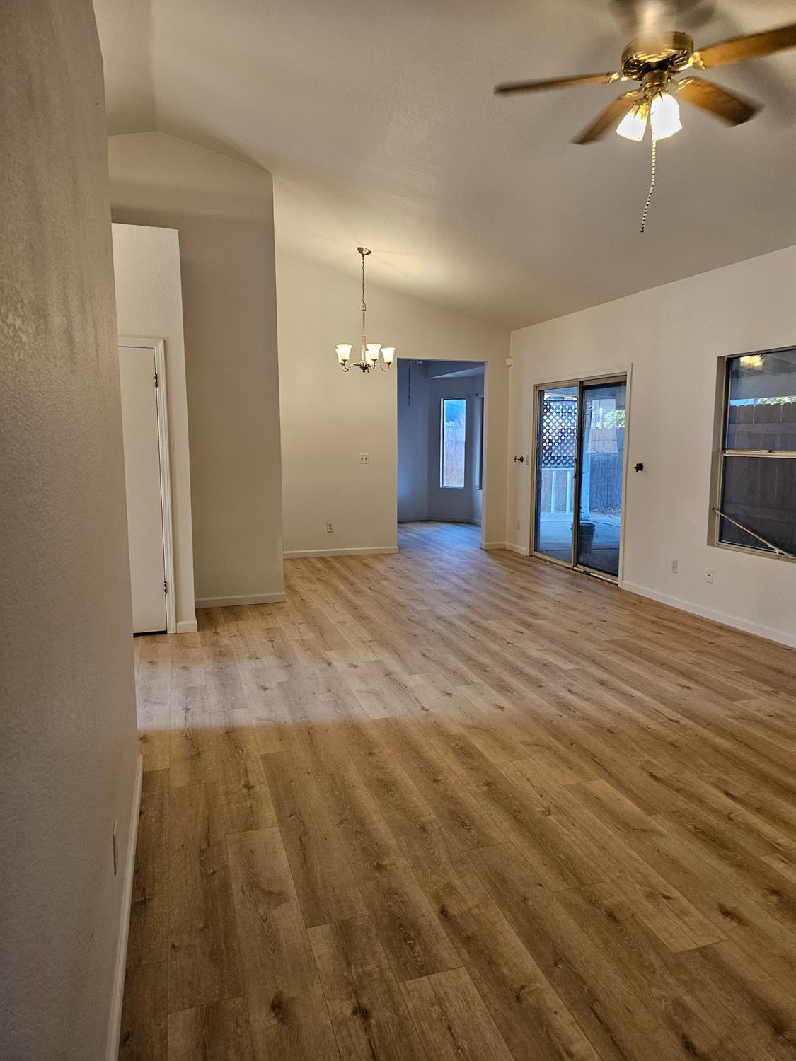 863 El Monte Ct, Los Banos, CA 93635