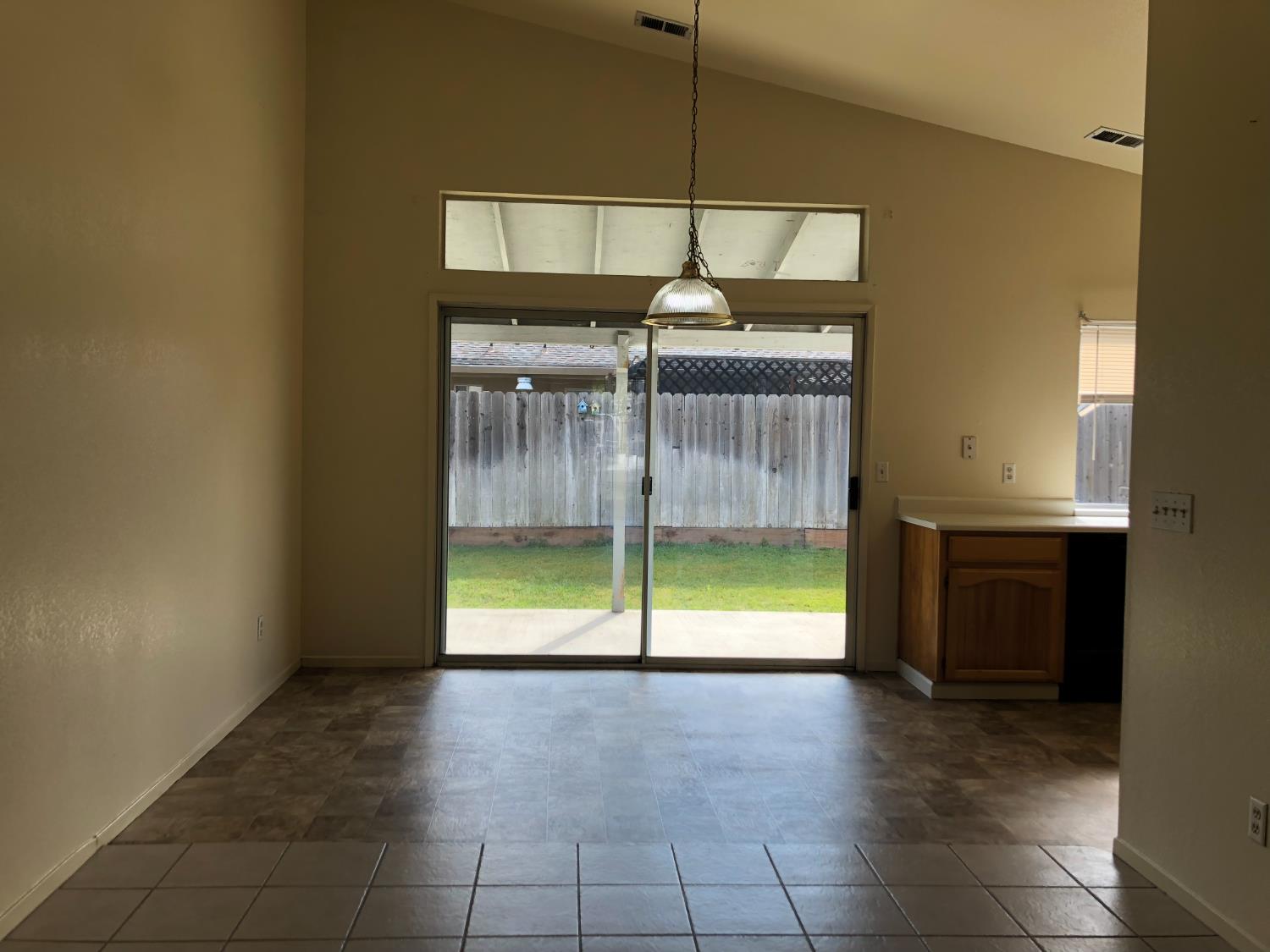 9840 Douglas Ave, Delhi, CA 95315