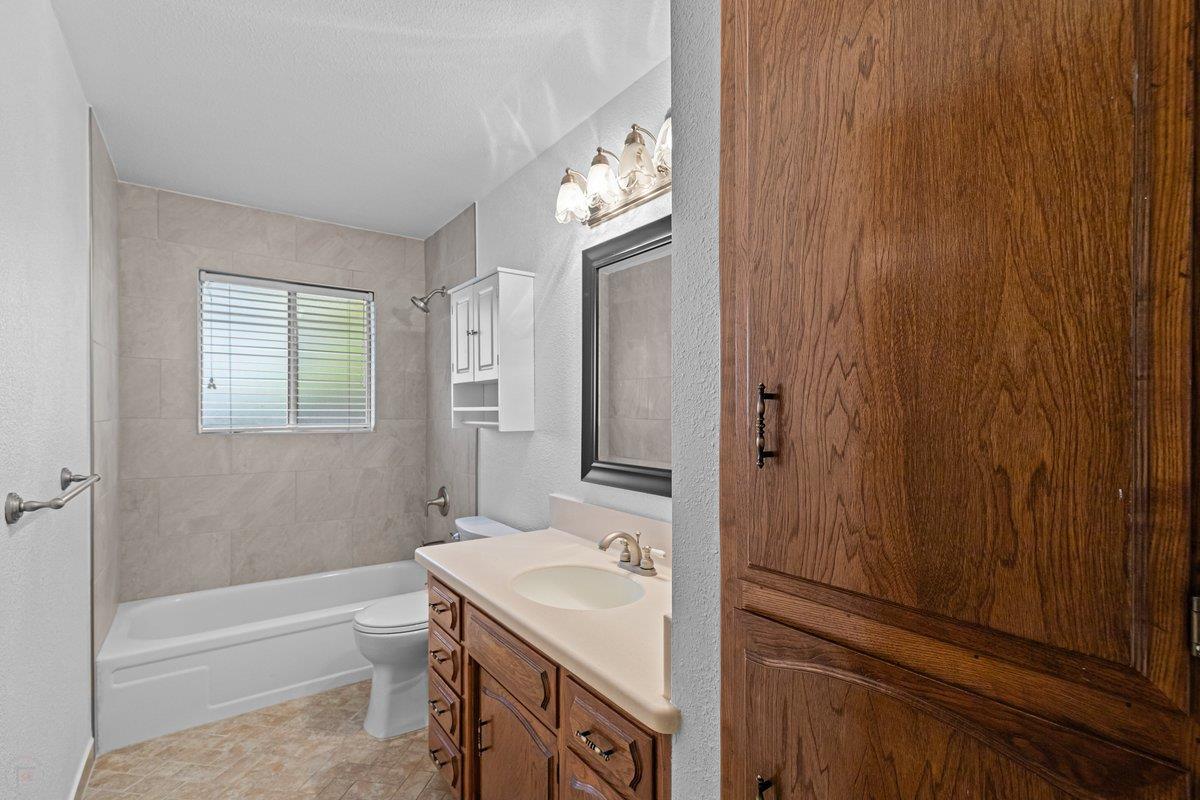 244 California St, Ripon, CA 95366