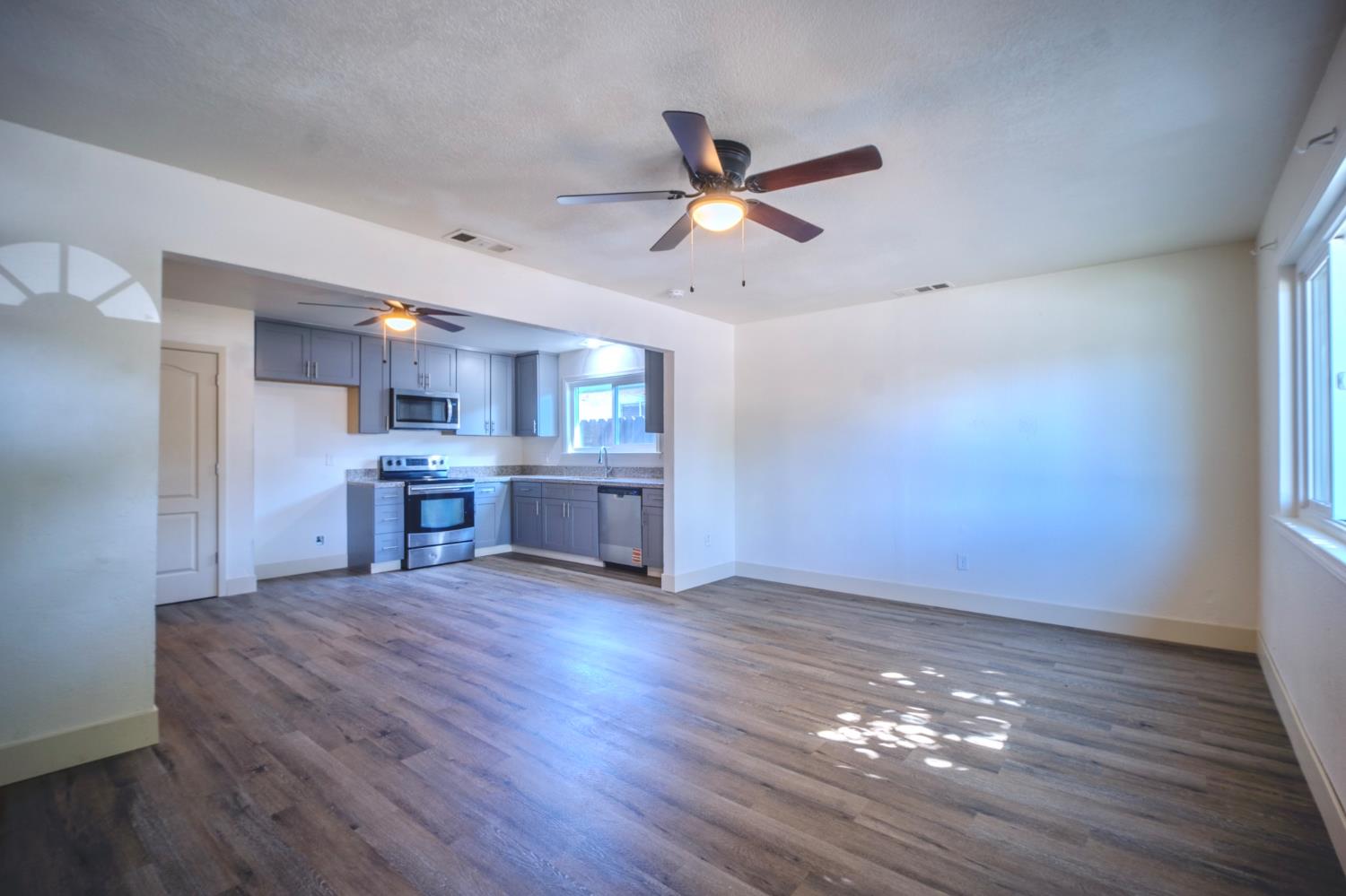 607 Diane Dr, Manteca, CA 95336