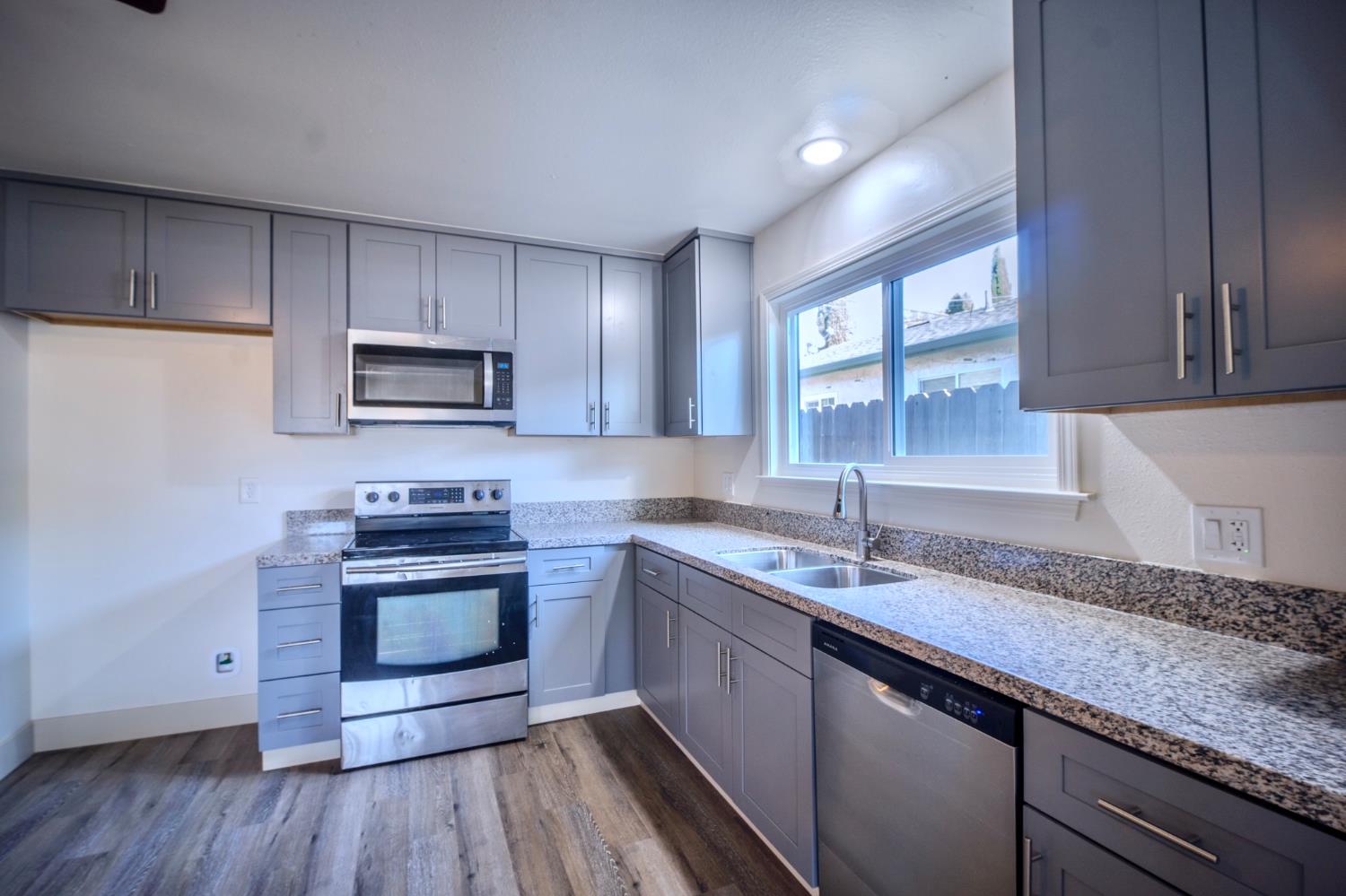 607 Diane Dr, Manteca, CA 95336