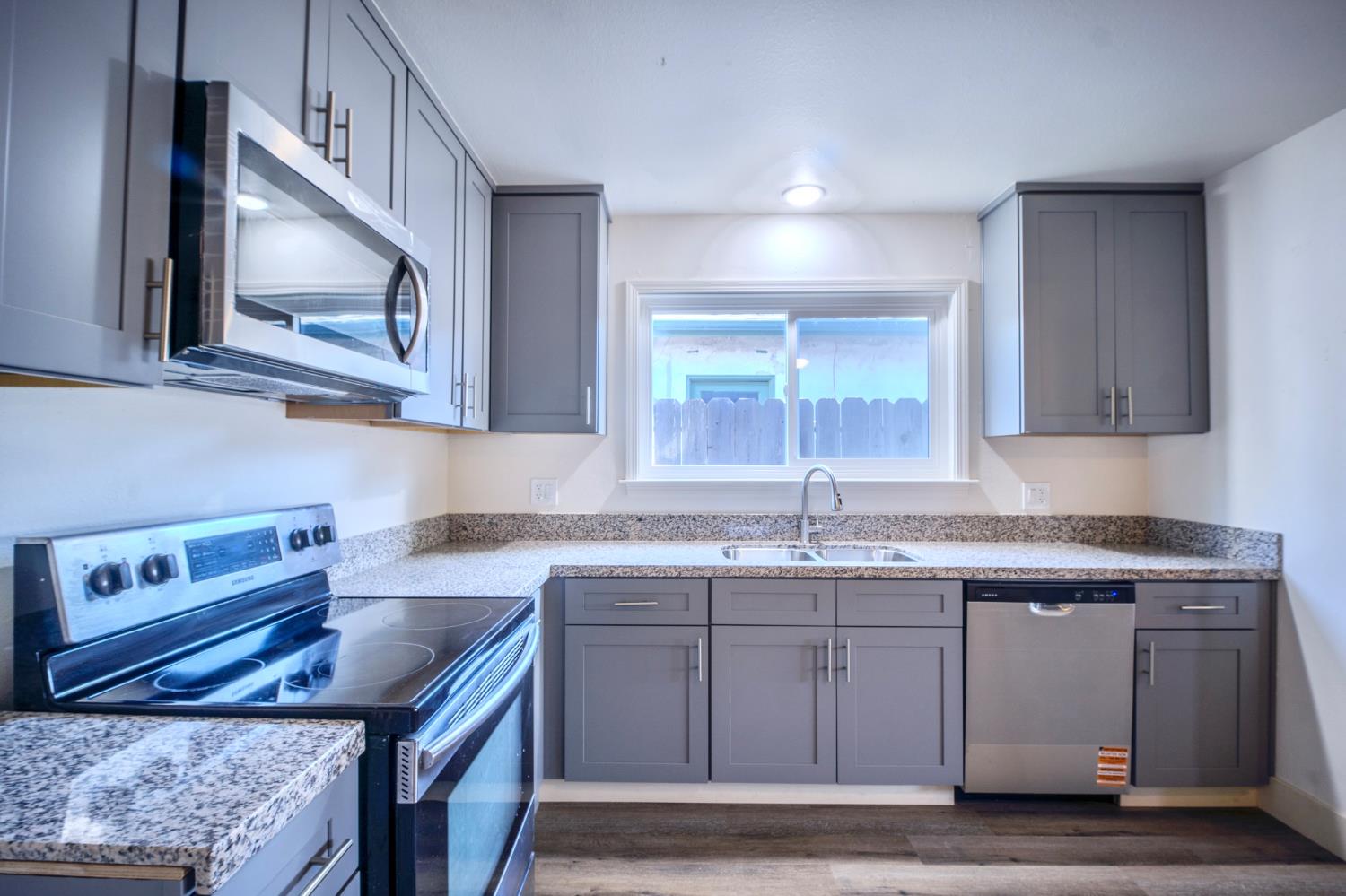 607 Diane Dr, Manteca, CA 95336