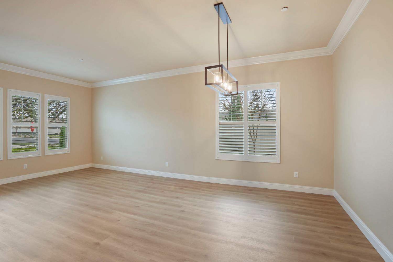 2707 Robinwood Ave, Manteca, CA 95336