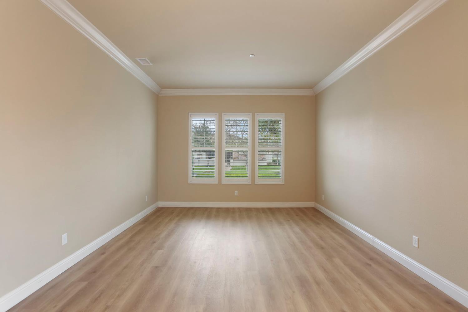 2707 Robinwood Ave, Manteca, CA 95336