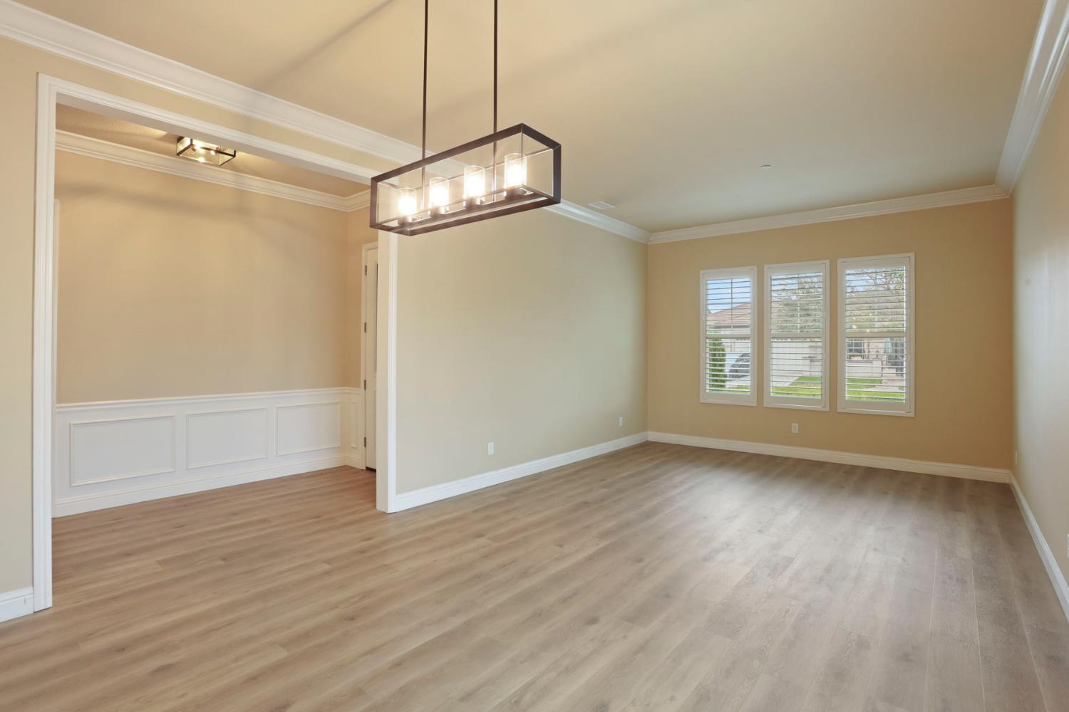 2707 Robinwood Ave, Manteca, CA 95336