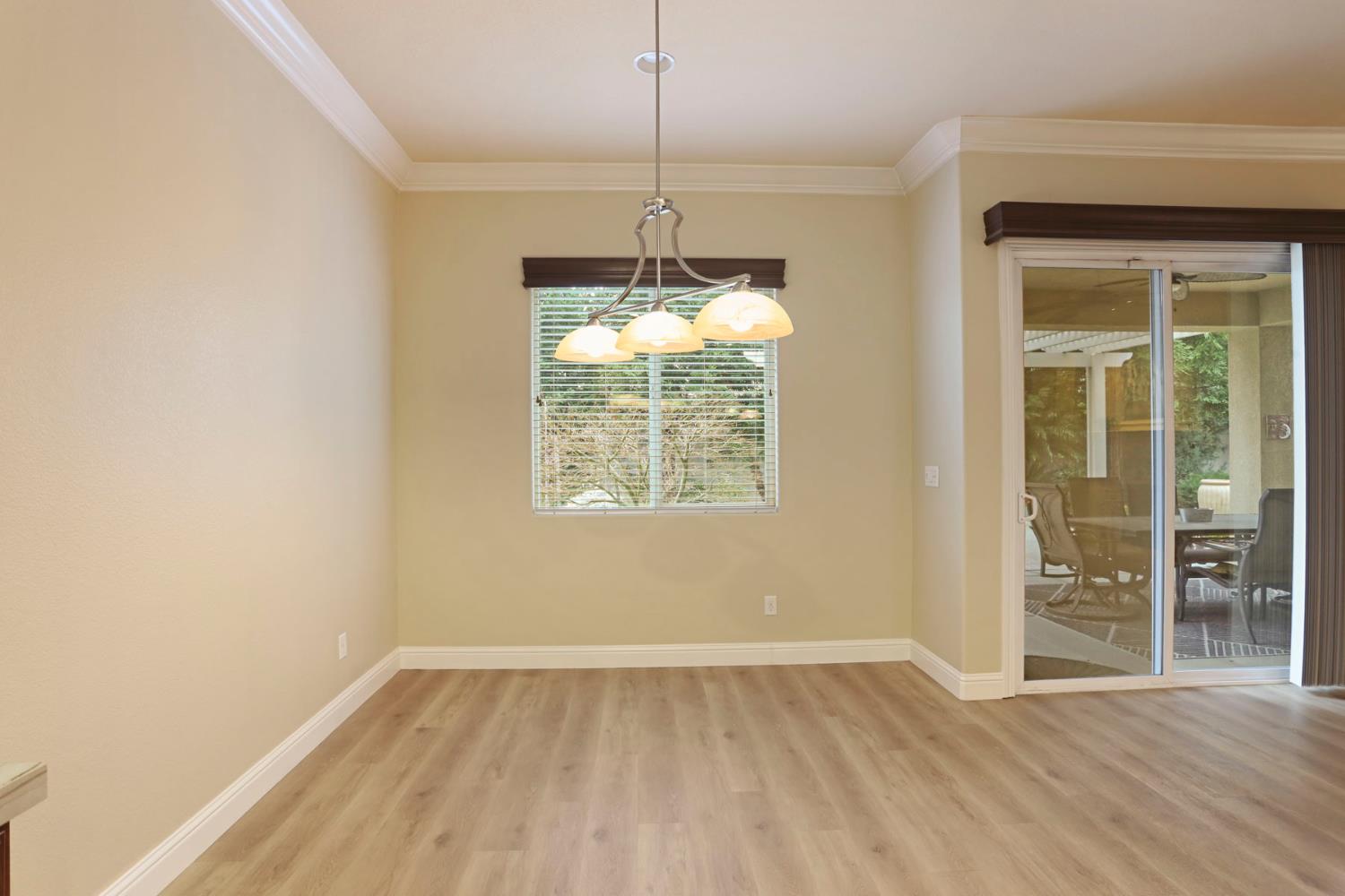 2707 Robinwood Ave, Manteca, CA 95336