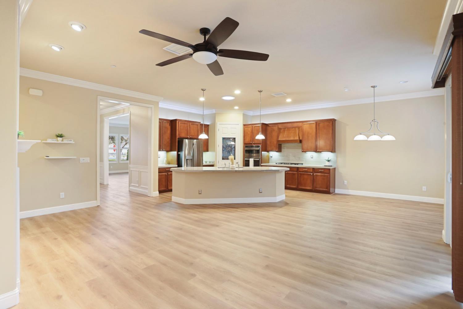 2707 Robinwood Ave, Manteca, CA 95336