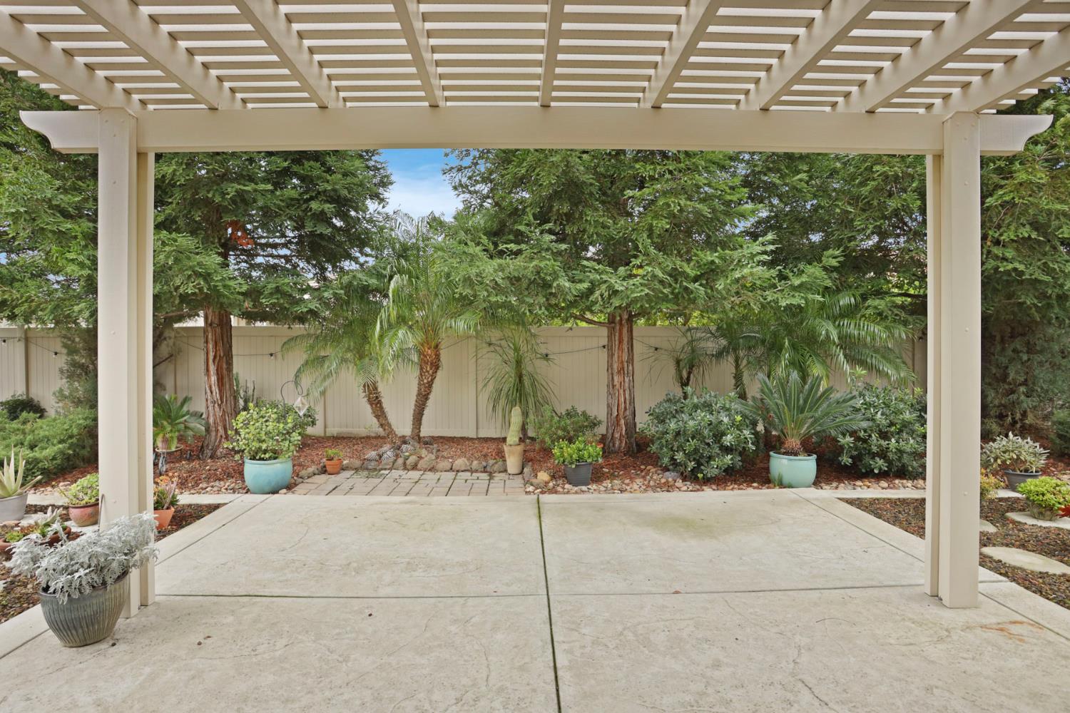 2707 Robinwood Ave, Manteca, CA 95336