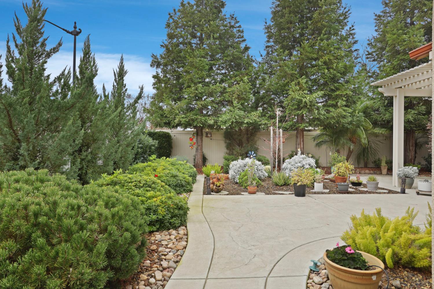 2707 Robinwood Ave, Manteca, CA 95336