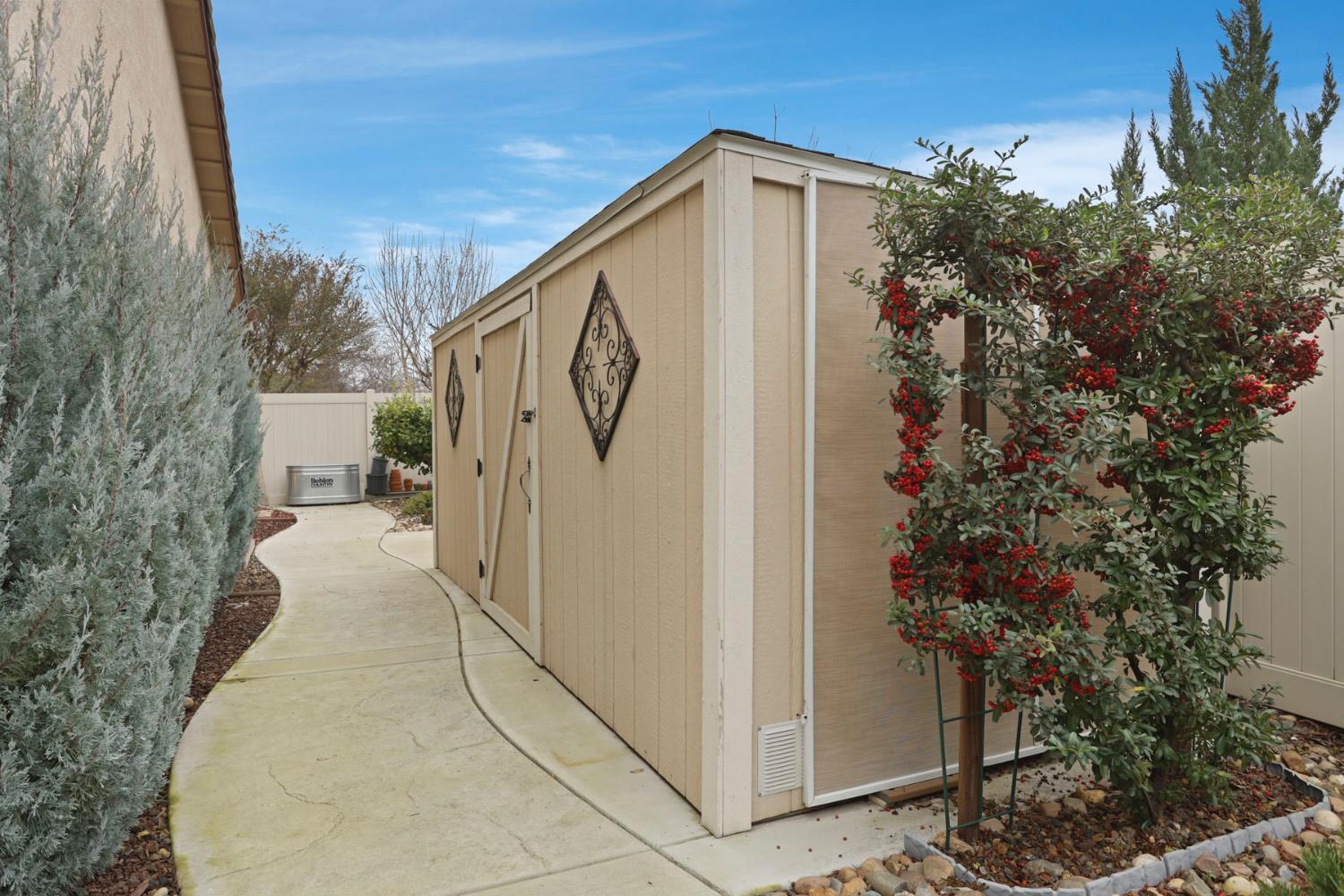 2707 Robinwood Ave, Manteca, CA 95336