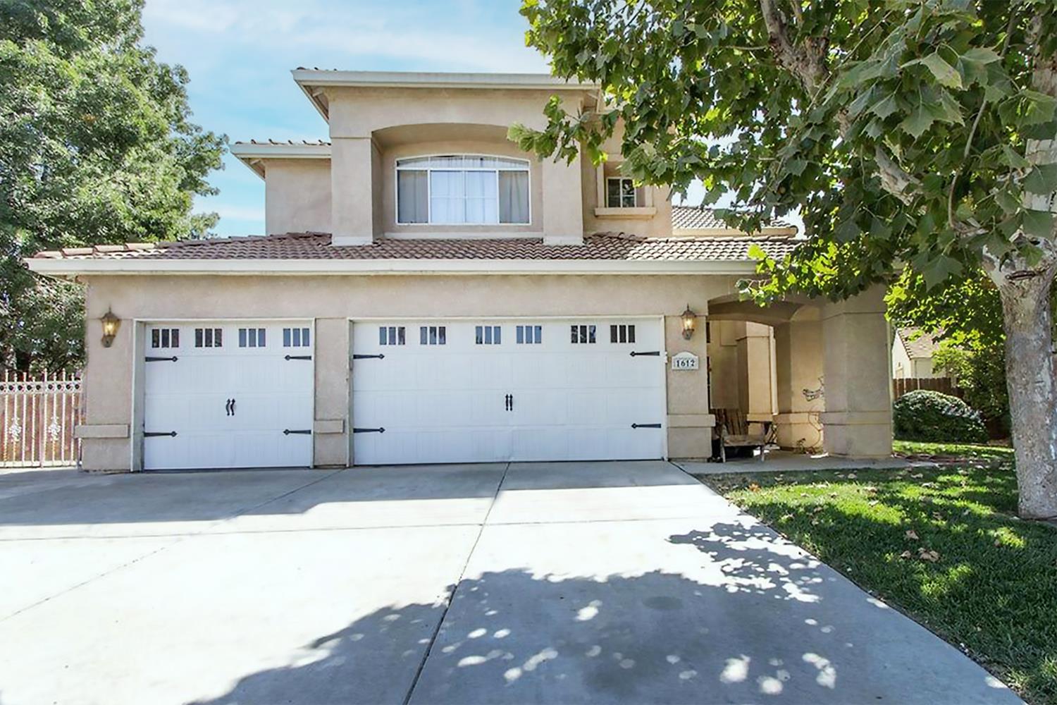 1612 Via Colabria, Gustine, CA 95322