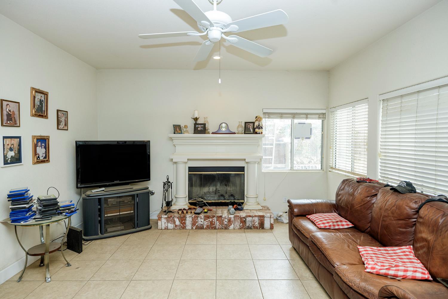 1612 Via Colabria, Gustine, CA 95322