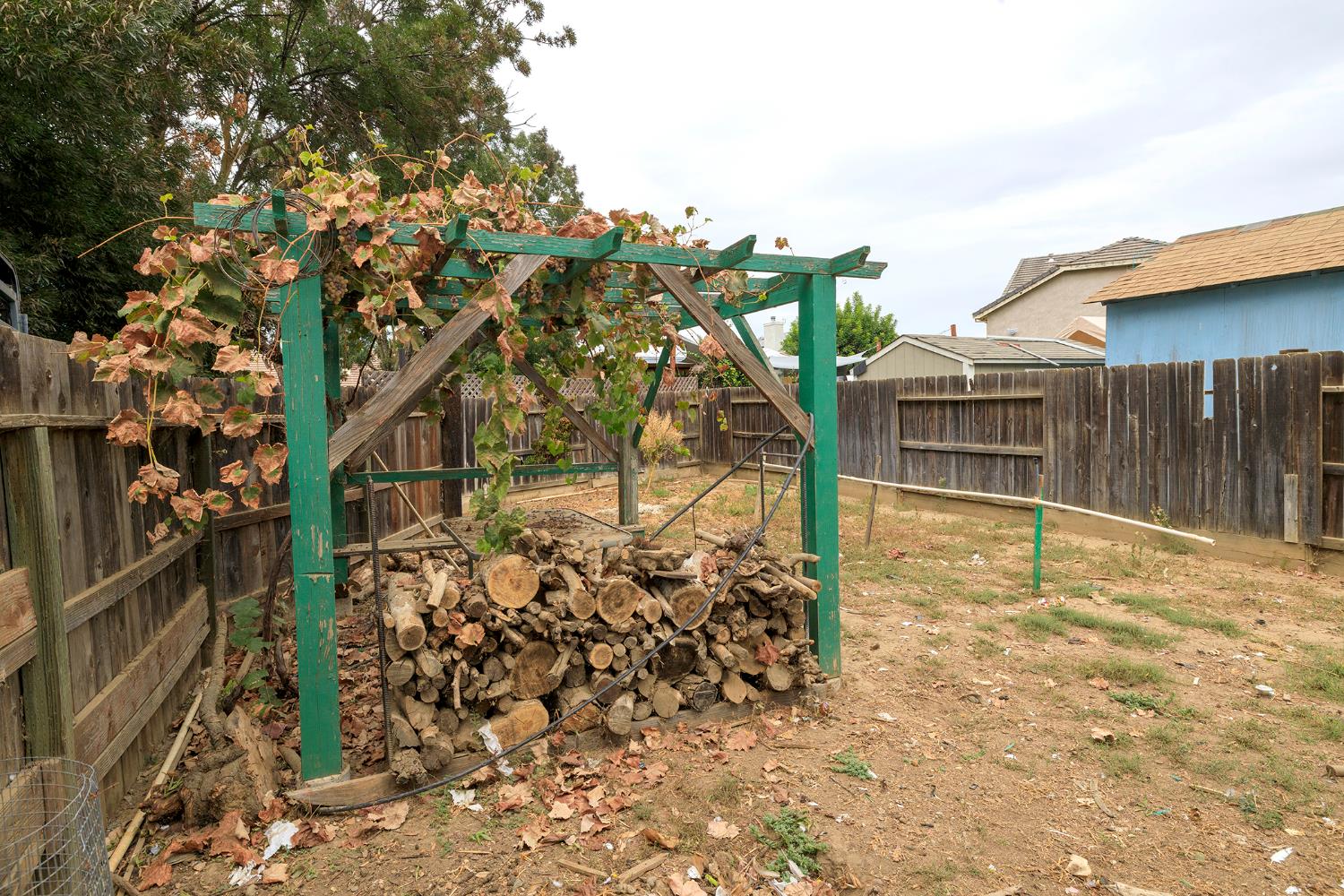 1612 Via Colabria, Gustine, CA 95322