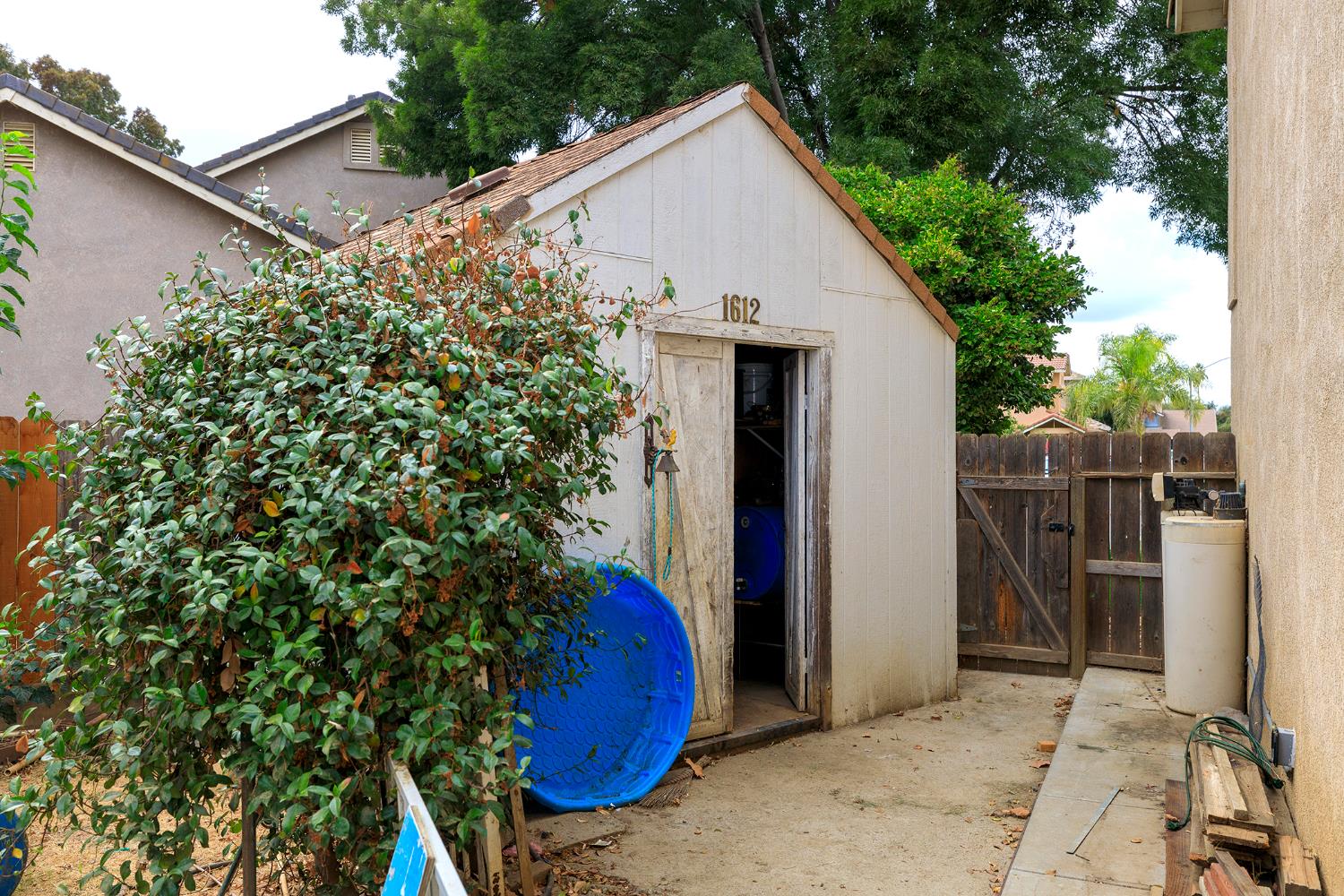 1612 Via Colabria, Gustine, CA 95322