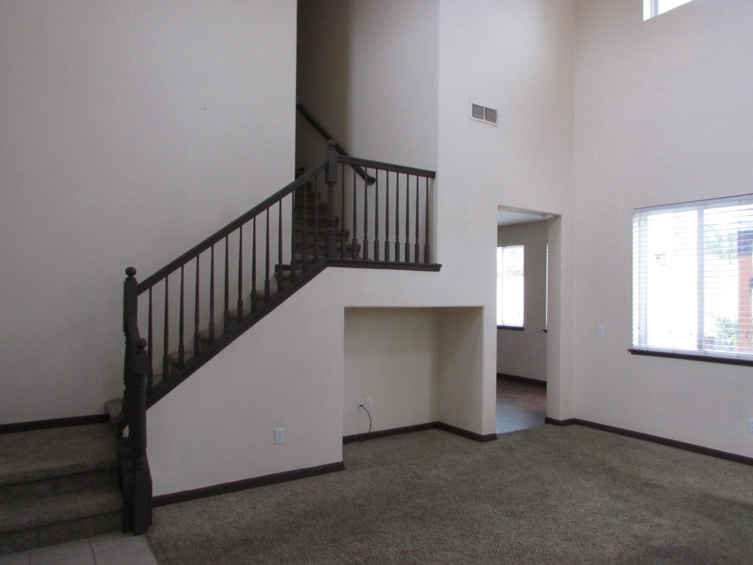 317 Daisy Ct, Merced, CA 95341