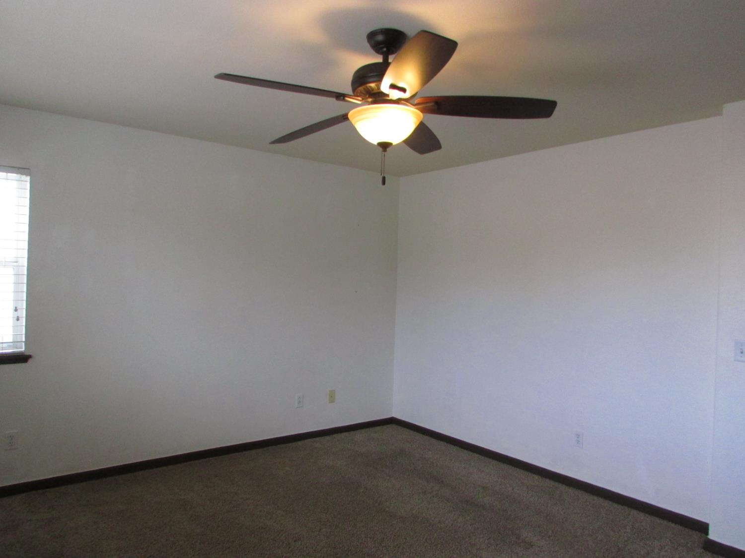 317 Daisy Ct, Merced, CA 95341