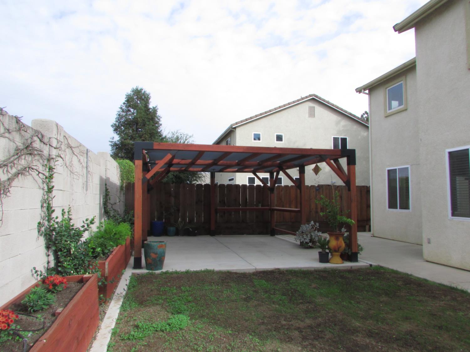 317 Daisy Ct, Merced, CA 95341