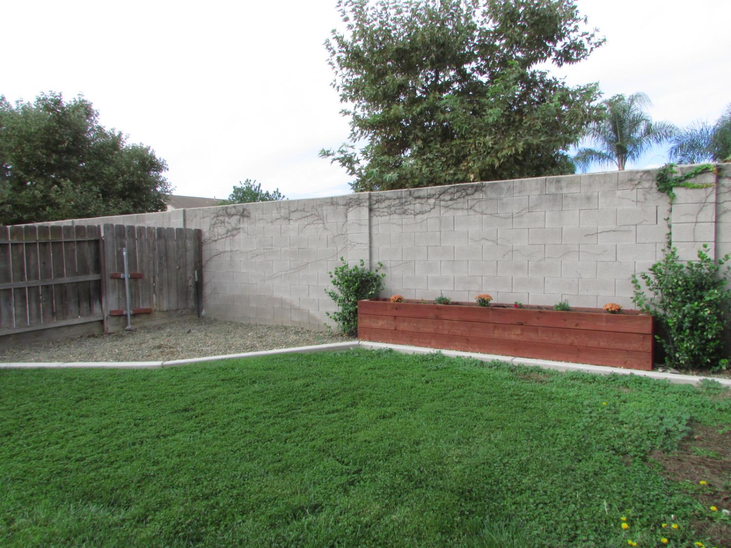 317 Daisy Ct, Merced, CA 95341