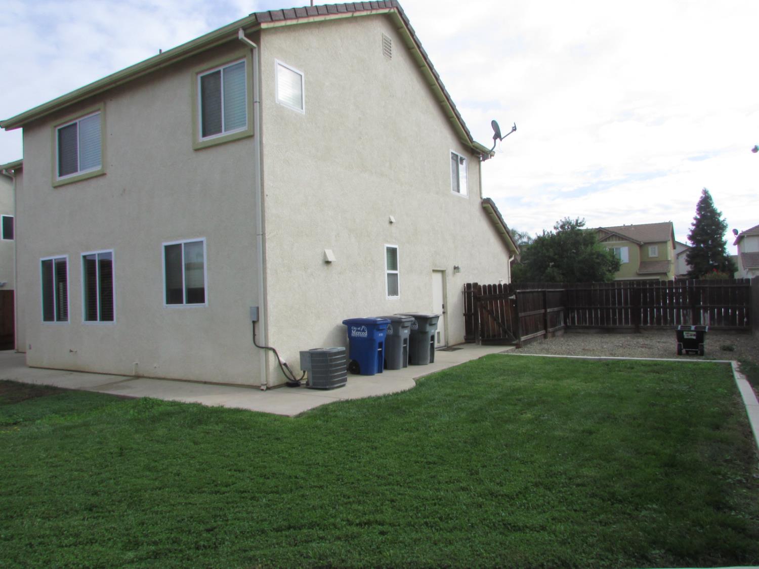 317 Daisy Ct, Merced, CA 95341