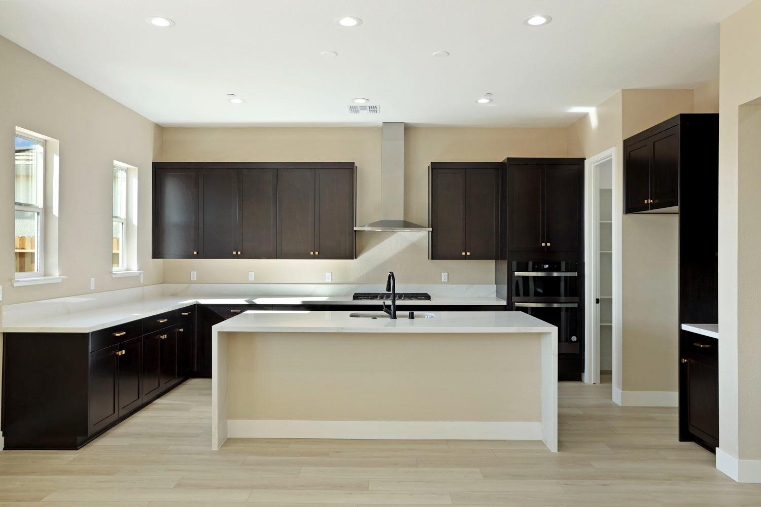 534 Vinal Dr, Manteca, CA 95337