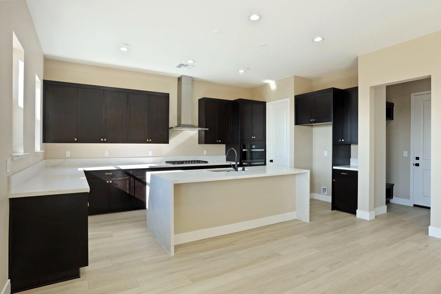 534 Vinal Dr, Manteca, CA 95337