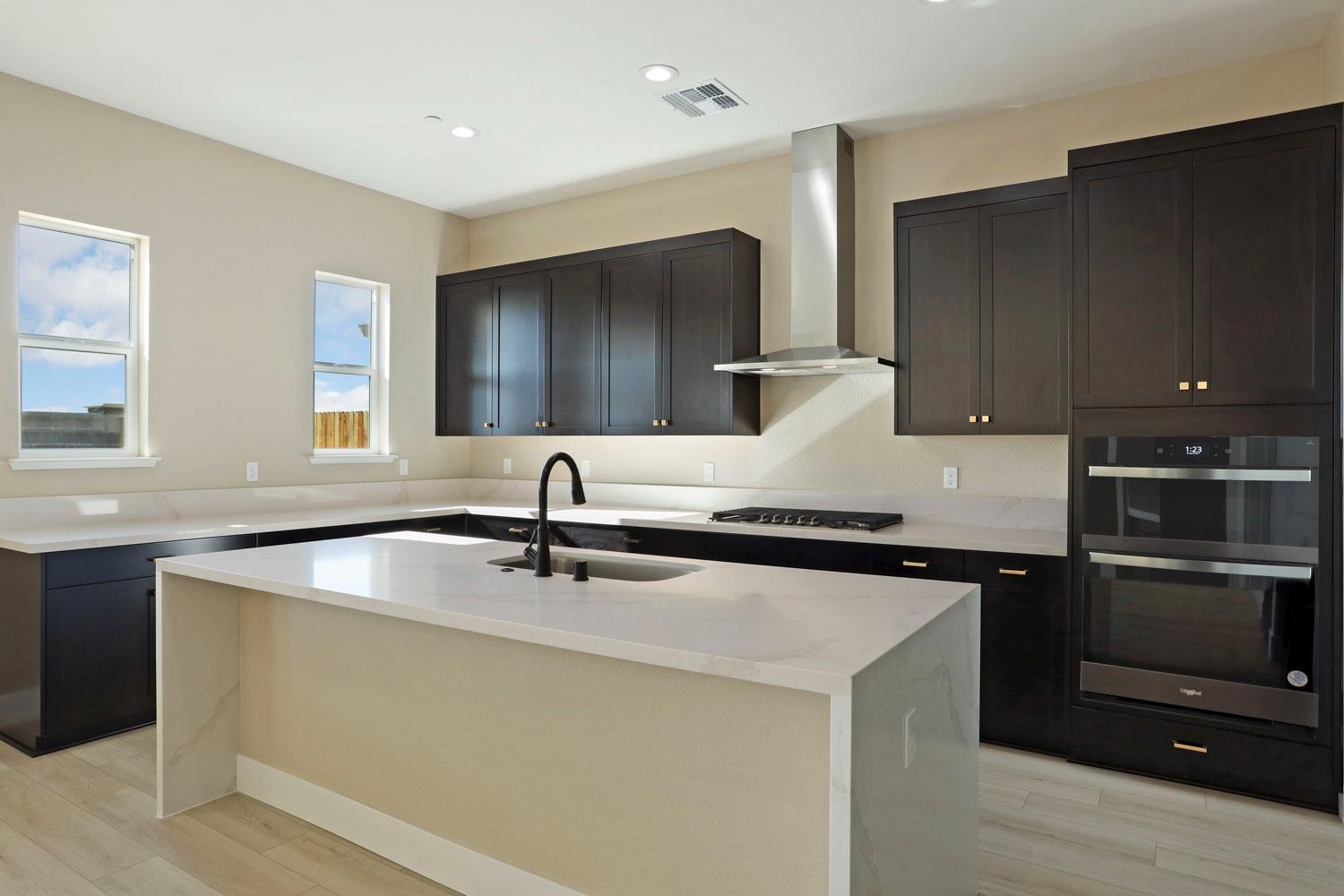 534 Vinal Dr, Manteca, CA 95337