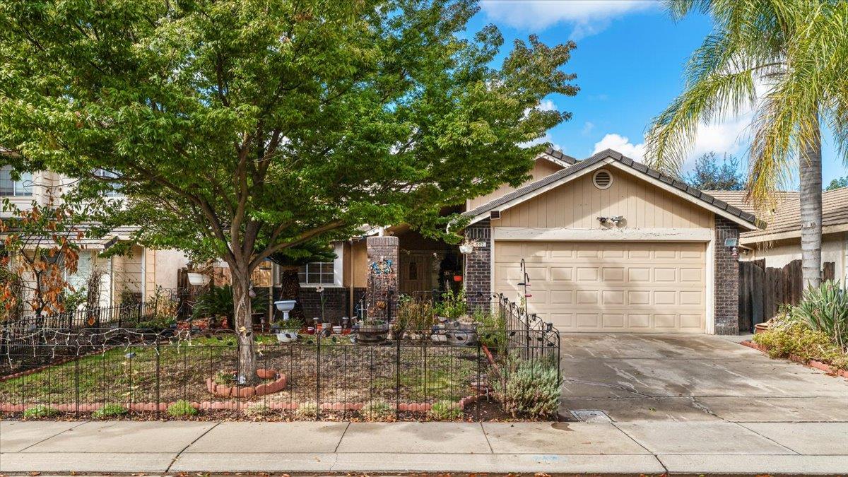 417 Mid Pines Way, Modesto, CA 95354