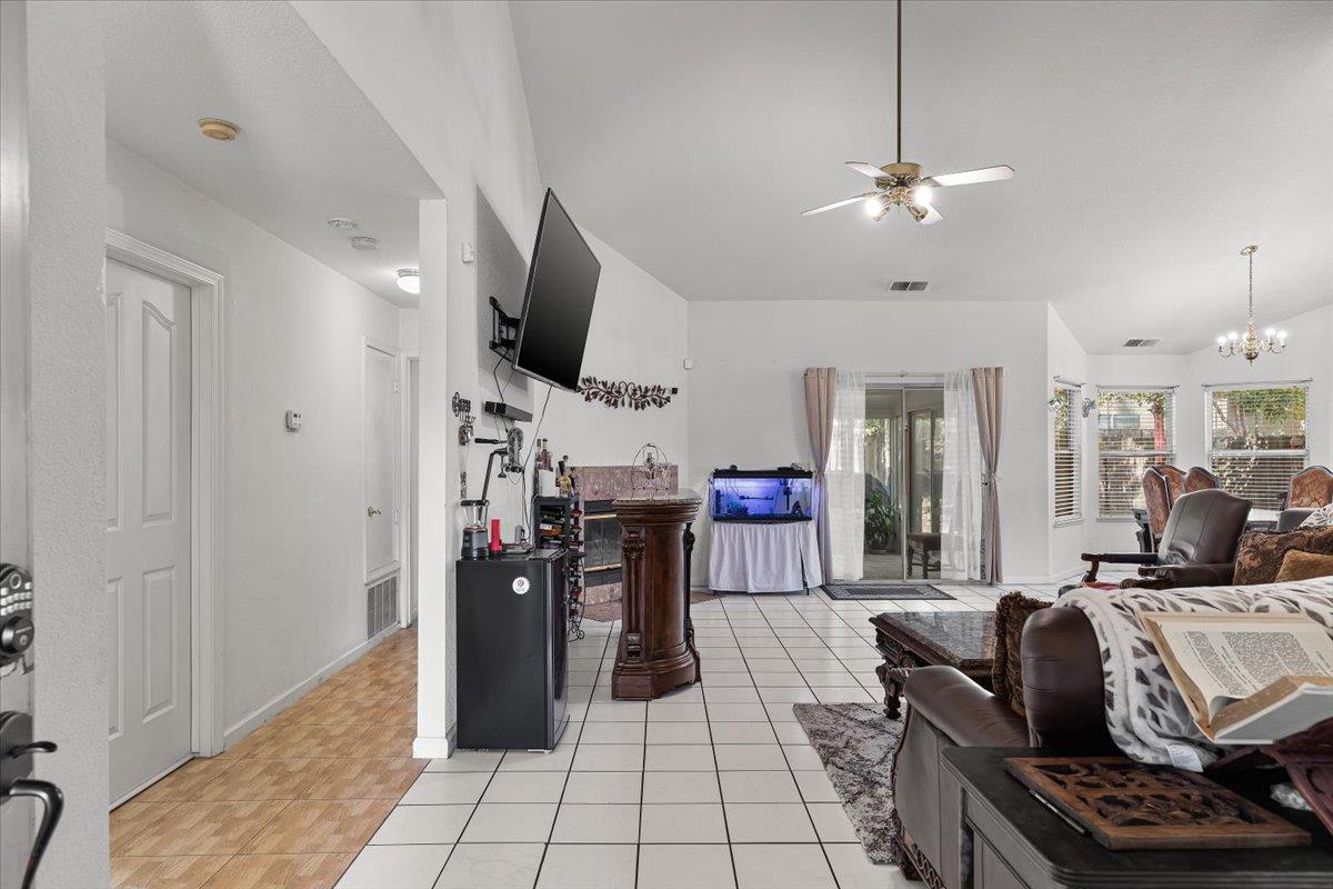 417 Mid Pines Way, Modesto, CA 95354