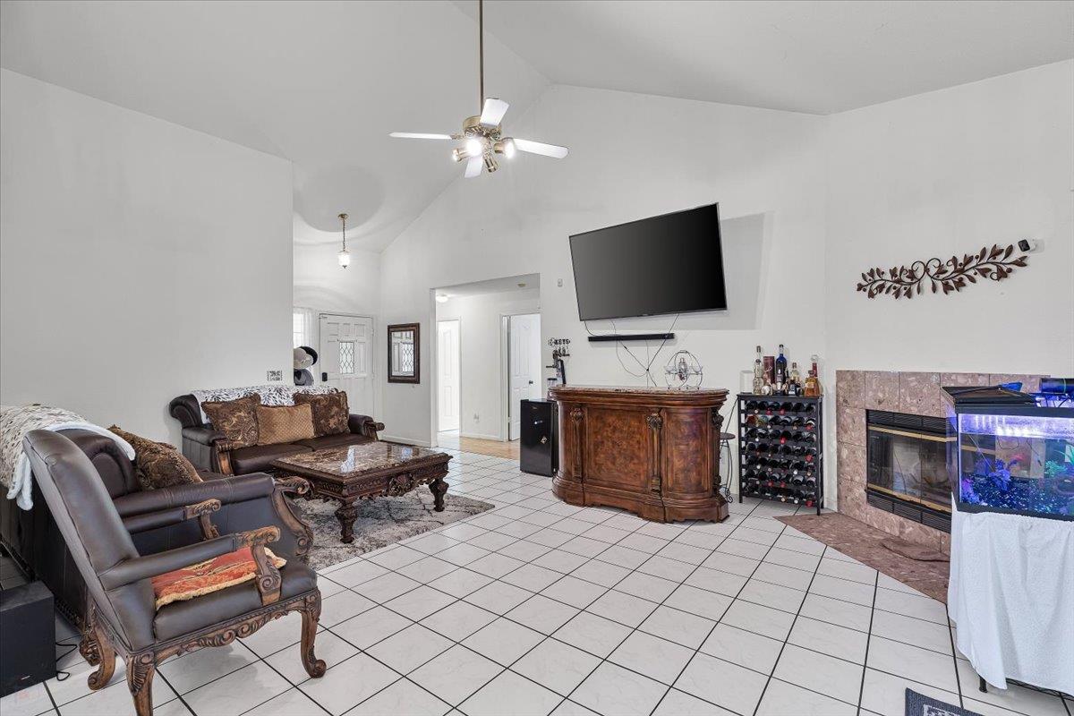 417 Mid Pines Way, Modesto, CA 95354