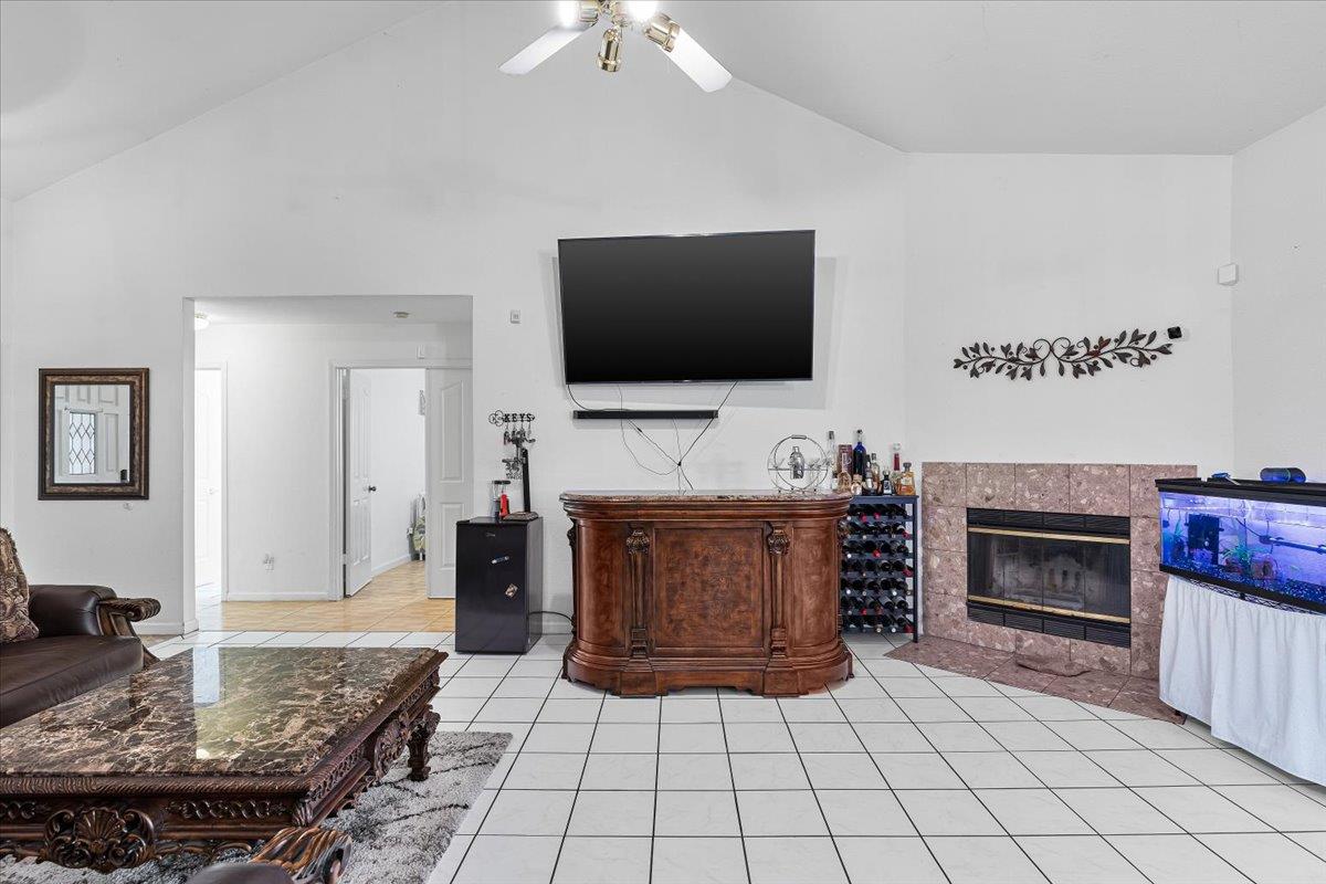 417 Mid Pines Way, Modesto, CA 95354