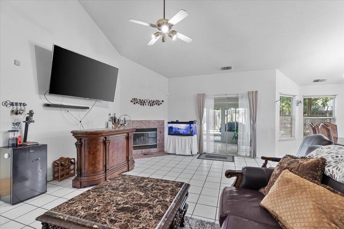 417 Mid Pines Way, Modesto, CA 95354