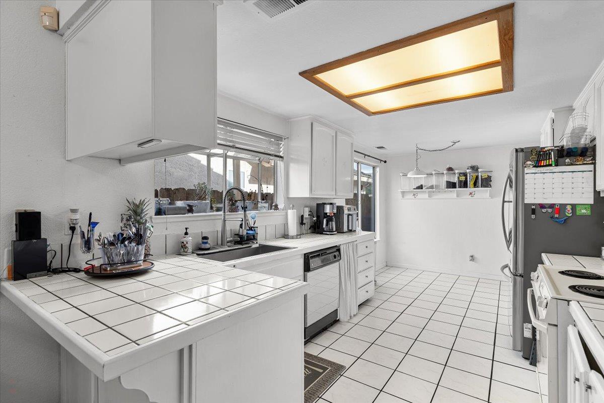 417 Mid Pines Way, Modesto, CA 95354