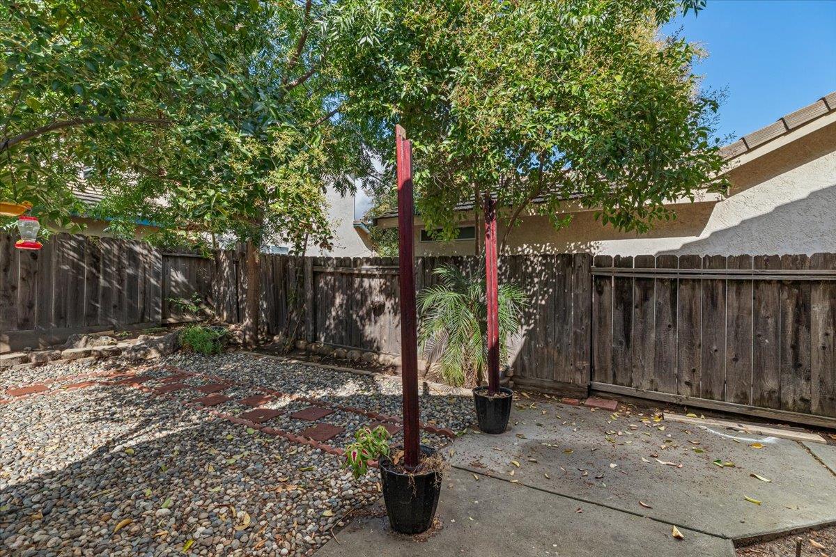 417 Mid Pines Way, Modesto, CA 95354