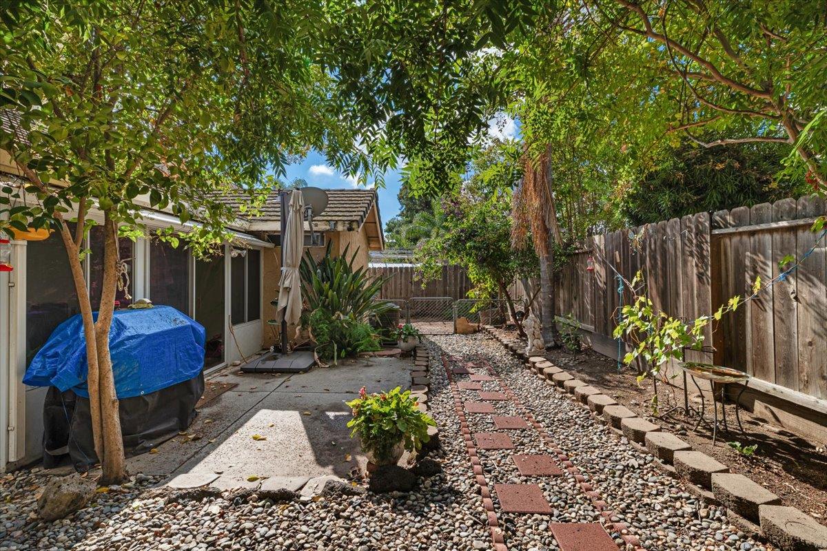 417 Mid Pines Way, Modesto, CA 95354