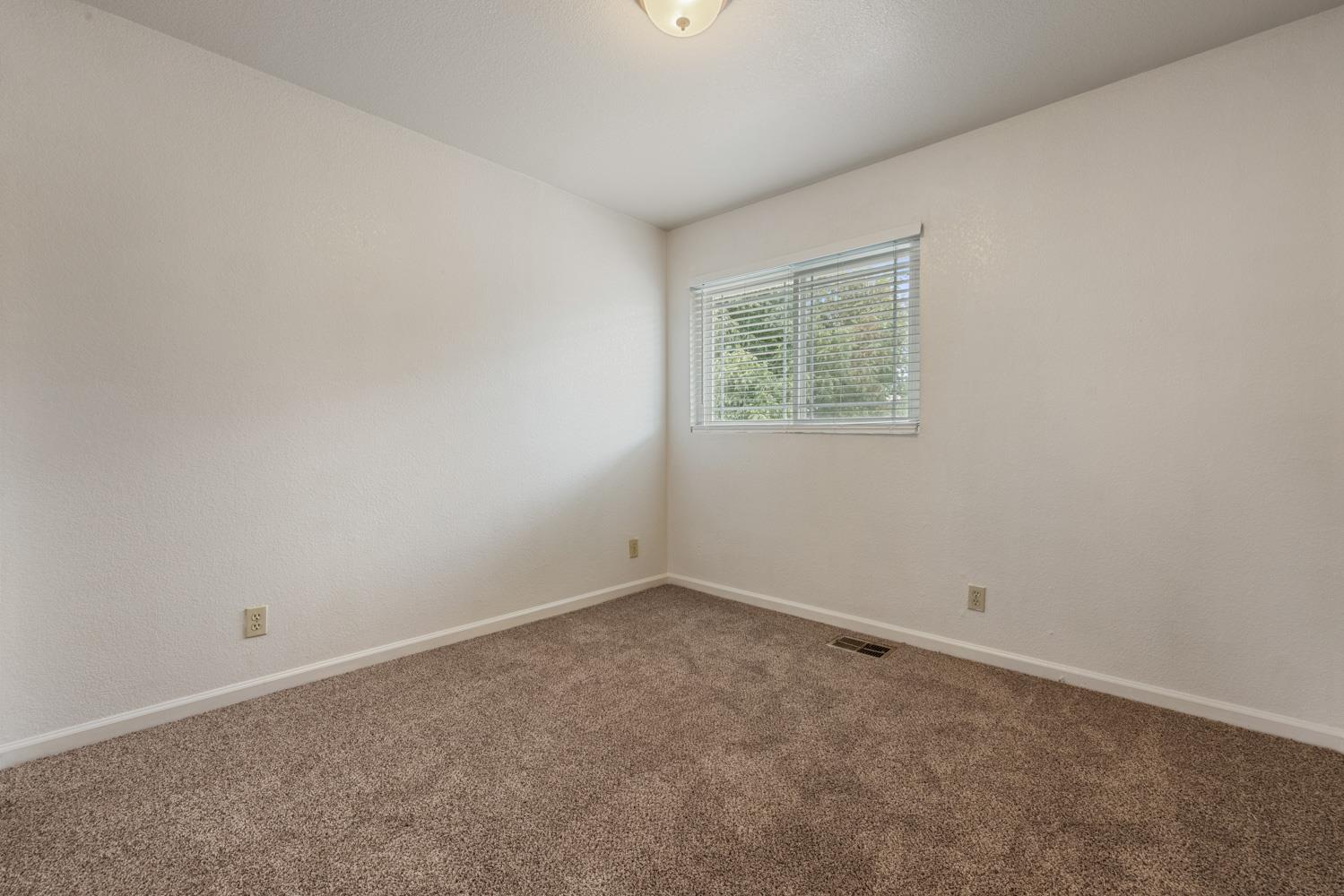 1940 N Berkeley Ave, Turlock, CA 95382