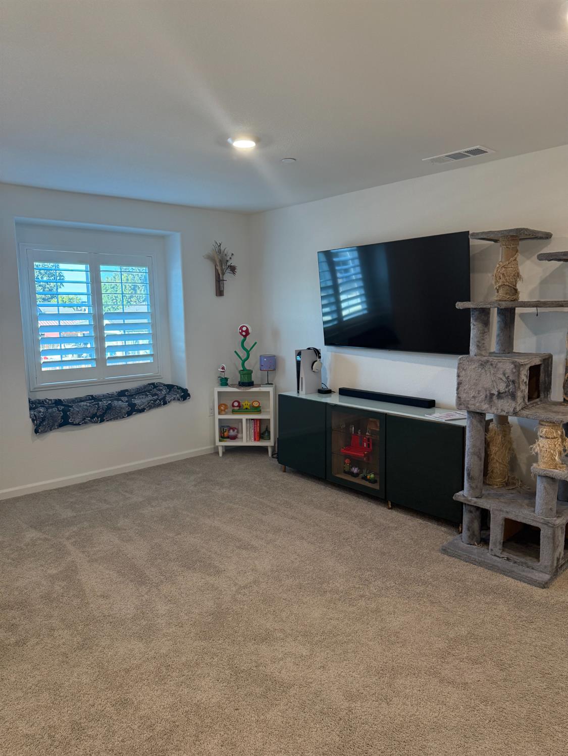 4230 Sierra St, Riverbank, CA 95367