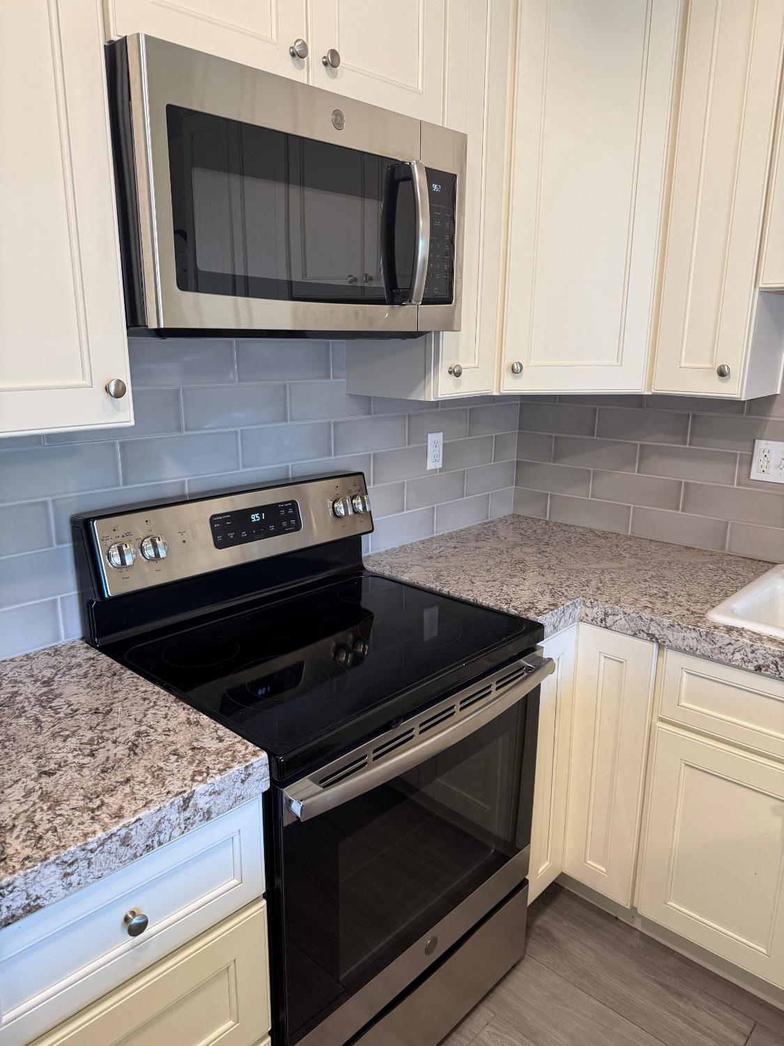 617 W Granger Ave #43, Modesto, CA 95350