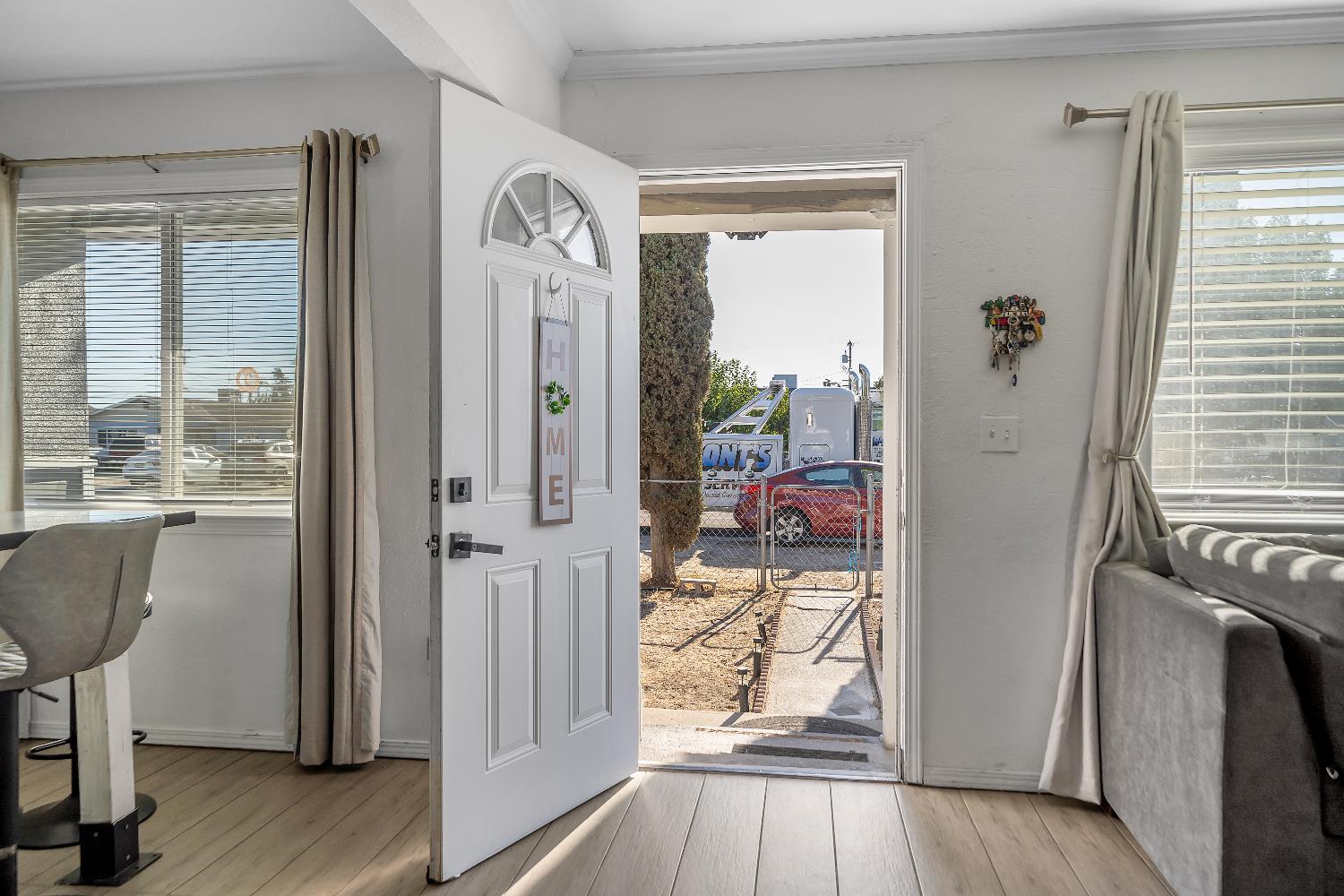 5558 8th St, Keyes, CA 95328